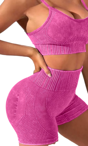 Conjunto deportivo batik con top y calza corta, ideal para el gimnasio