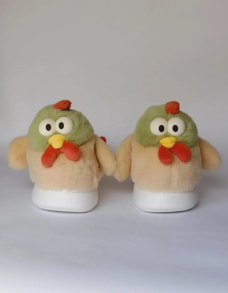 Par de pantuflas de plush para mujer con diseño de gallina color amarillo, suaves y abrigadas