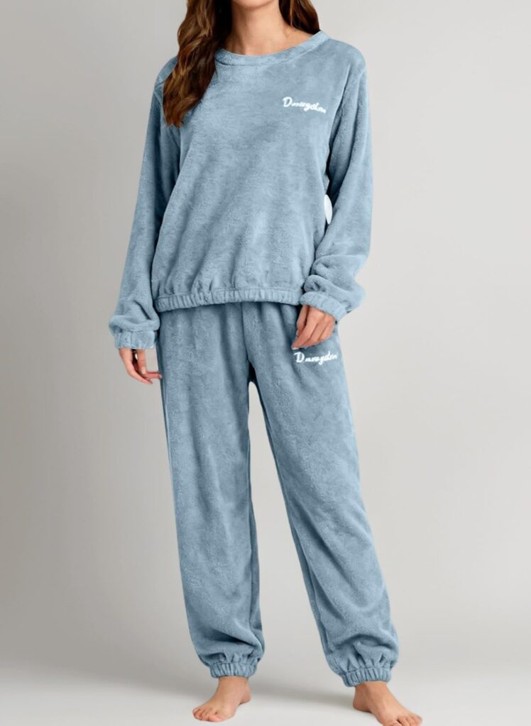 Pijama de plush o polar para mujer en varios colores